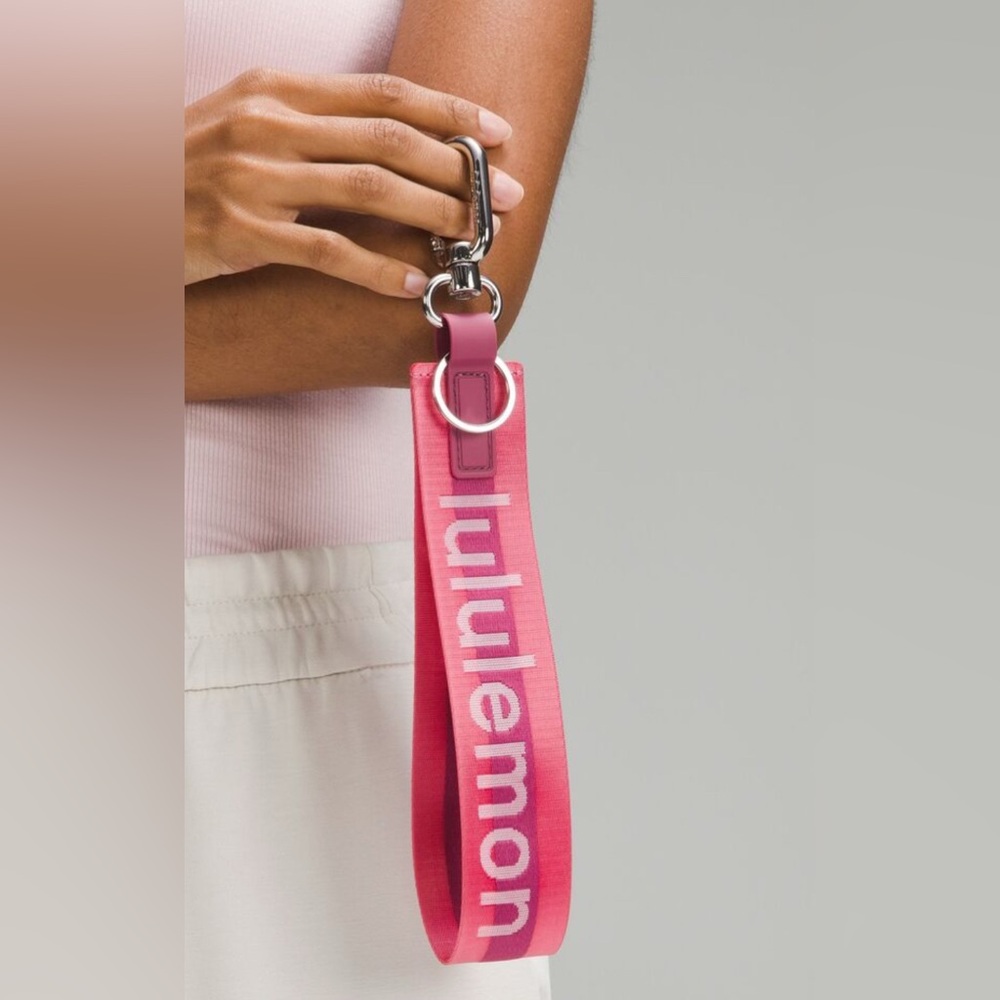 NWT Lululemon Never Lost Keychain